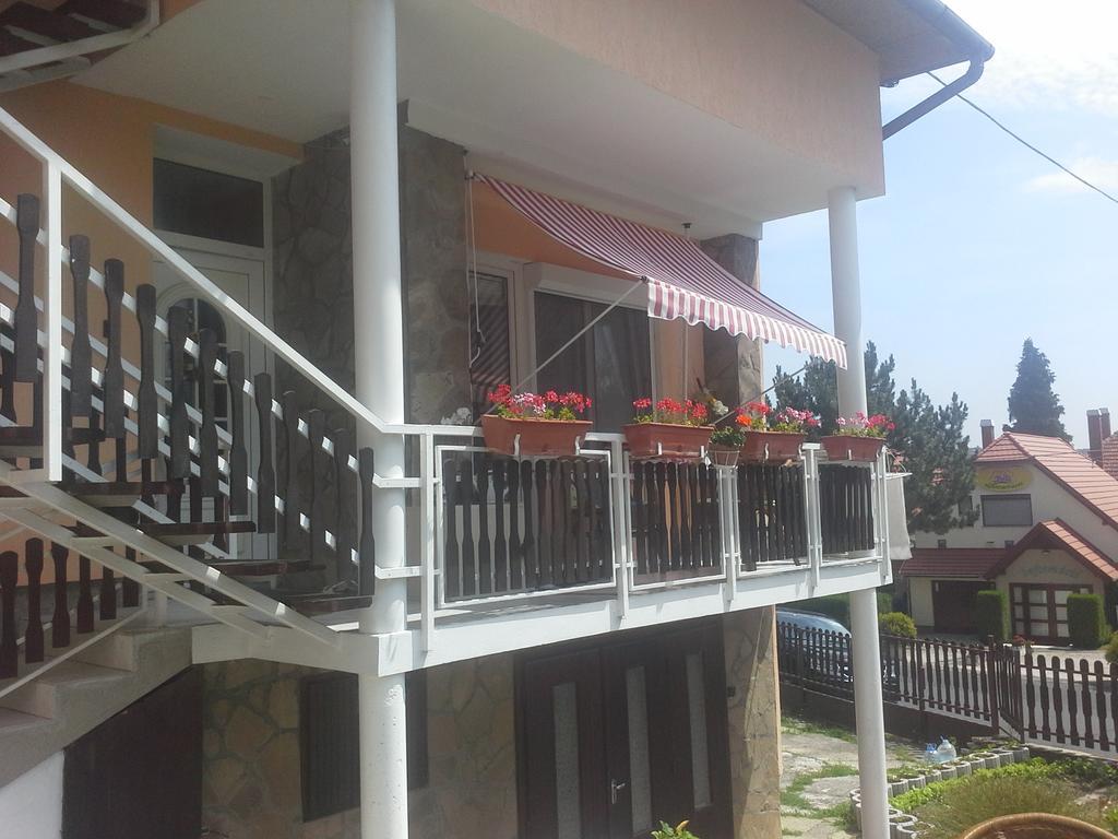 Friends Villa Apartments Hévíz Exteriör bild