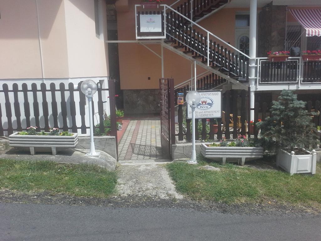 Friends Villa Apartments Hévíz Exteriör bild