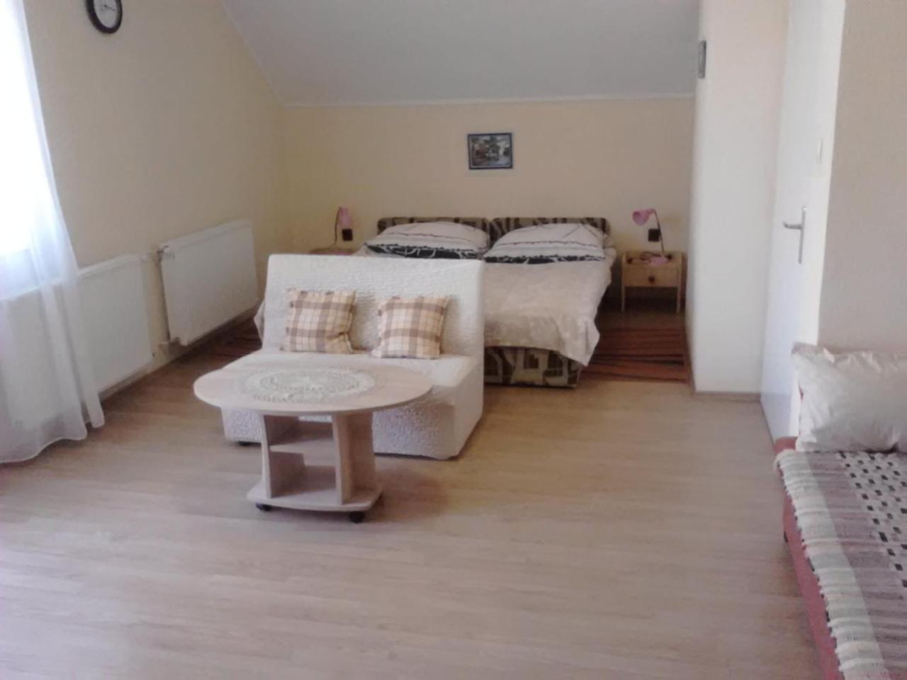 Friends Villa Apartments Hévíz Exteriör bild